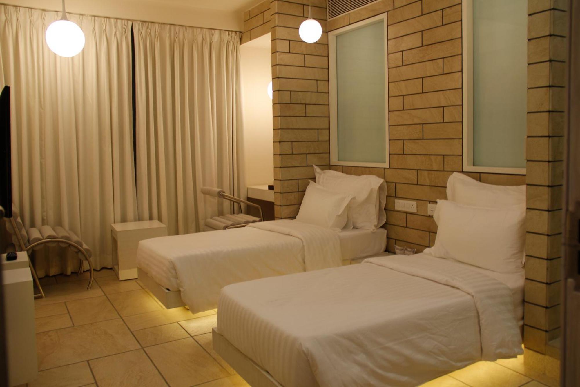 Hotel El Dorado Ahmedabad Eksteriør bilde